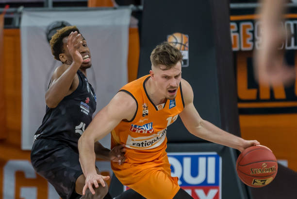 的卓越稳定 的卓越稳定